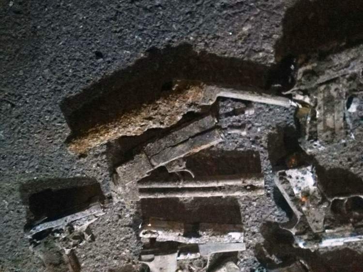 İstanbul'da boş arazide çok sayıda tabanca bulundu 4