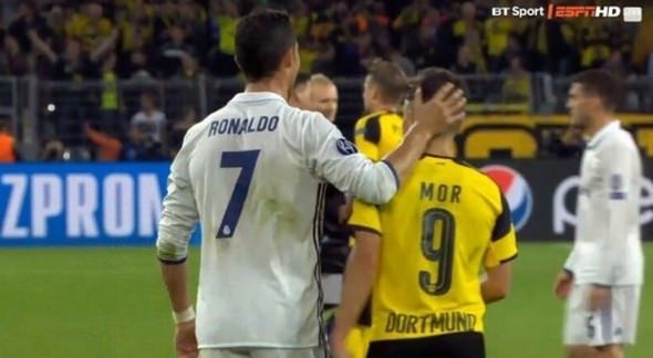 Ronaldo ve Emre Mor sosyal medyayı salladı! 14
