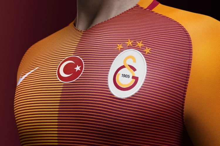 Galatasaray mor formasını tanıttı 11
