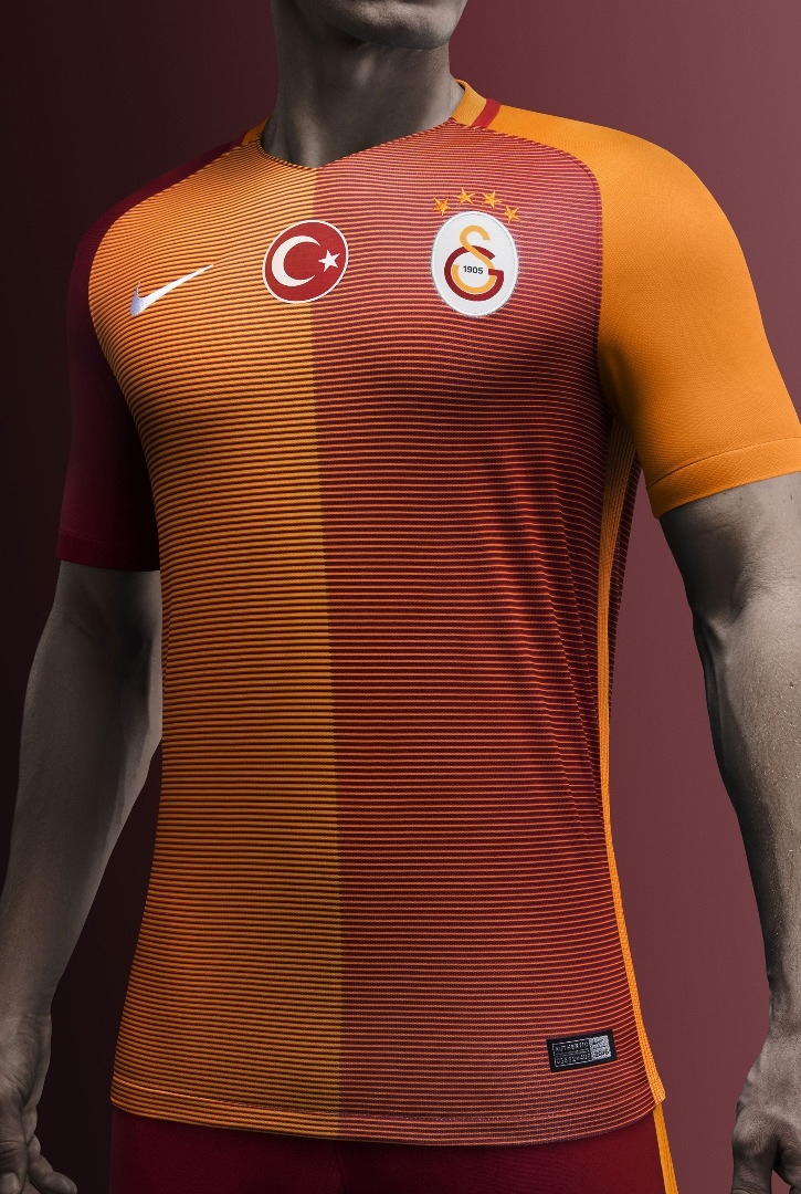 Galatasaray mor formasını tanıttı 13