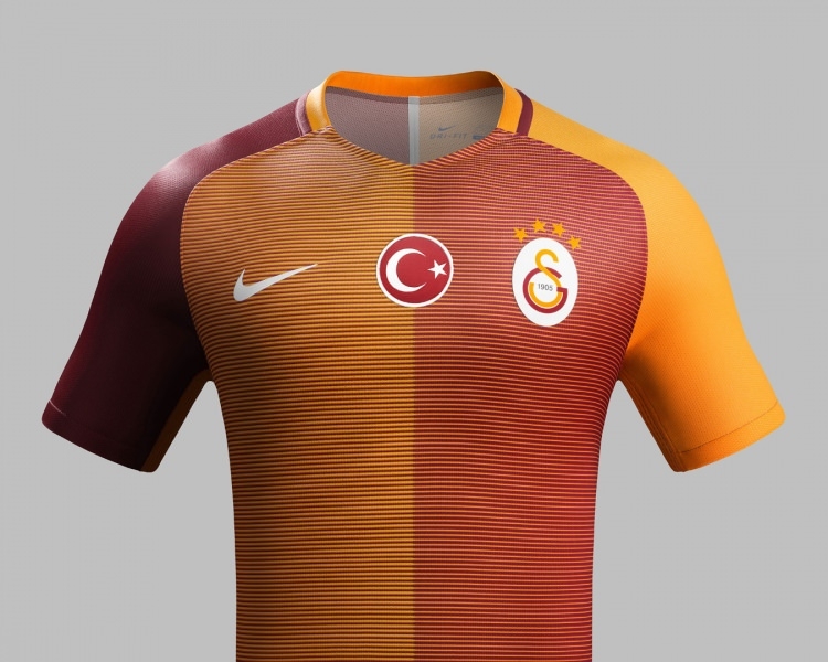 Galatasaray mor formasını tanıttı 14