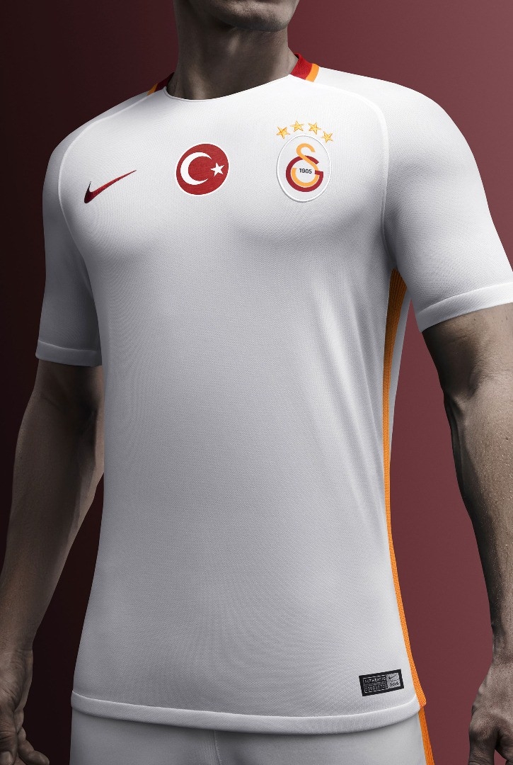 Galatasaray mor formasını tanıttı 9
