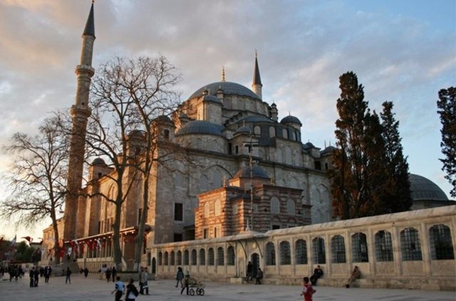 İşte tuvaleti ücretsiz olan selatin camileri 7