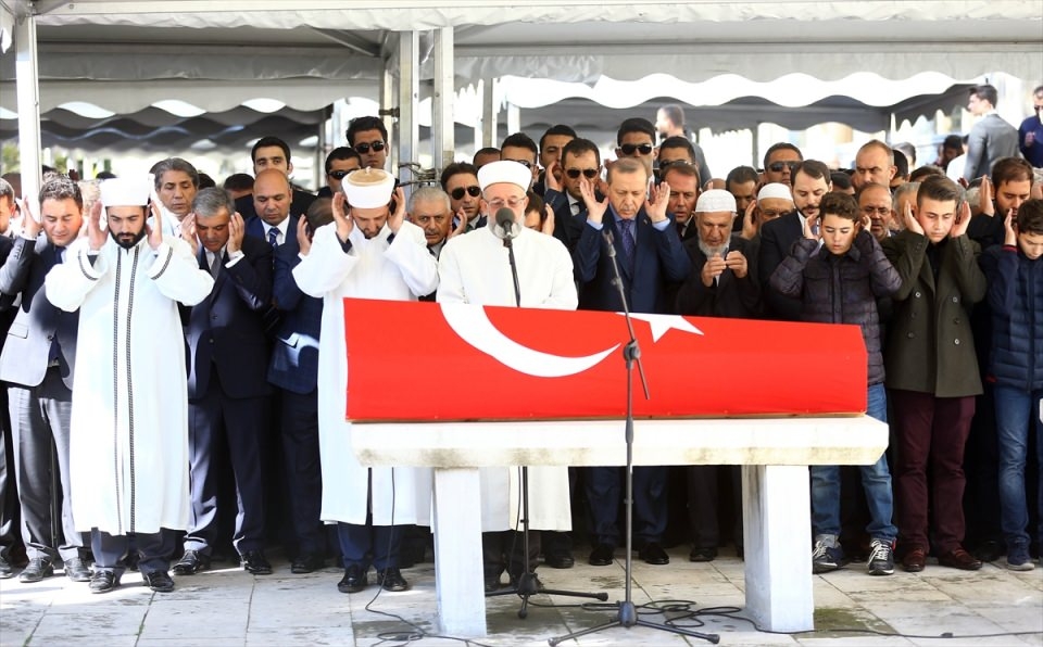 Kemal Unakıtan son yolculuğuna uğrlanıyor 4