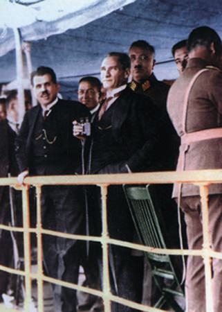 Arşivlerden çıkan Atatürk fotoğrafları... 177