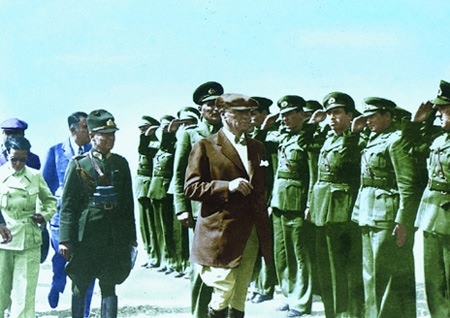 Arşivlerden çıkan Atatürk fotoğrafları... 235