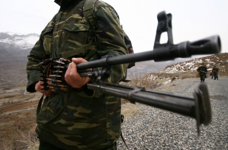 Bitlis'te PKK’ya ait sığınaklar ve patlayıcı bulundu 10