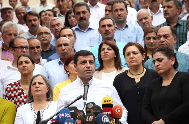 HDP'lilerin Meclis kararı ne anlama geliyor? 14