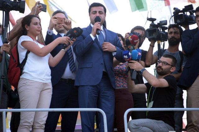 HDP'lilerin Meclis kararı ne anlama geliyor? 15