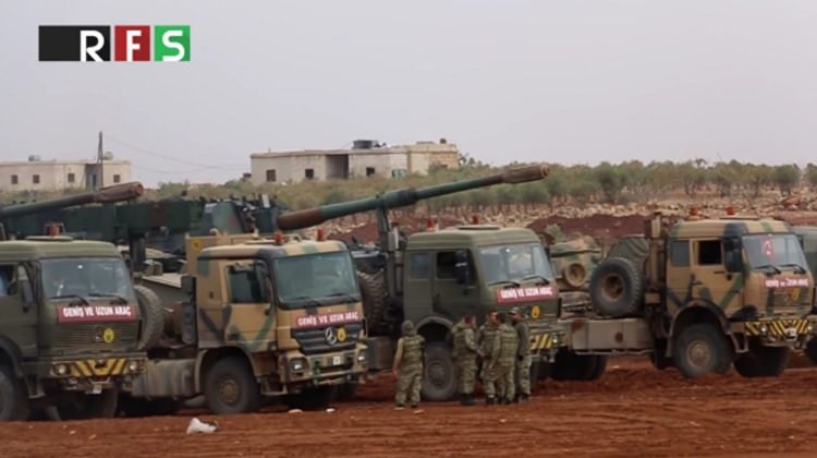 Türk tankları El Bab sınırında 1