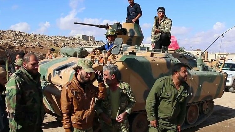 Türk tankları El Bab sınırında 8