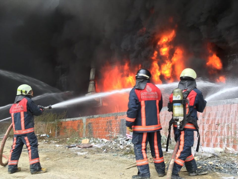 Bayrampaşa'da büyük yangın 10