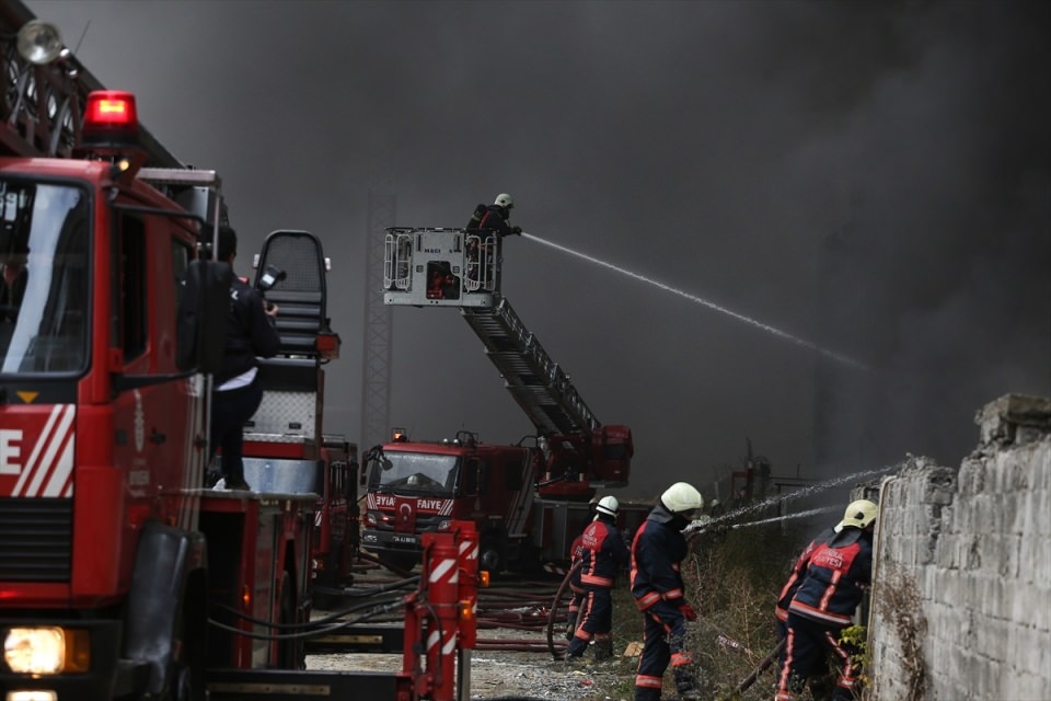 Bayrampaşa'da büyük yangın 12