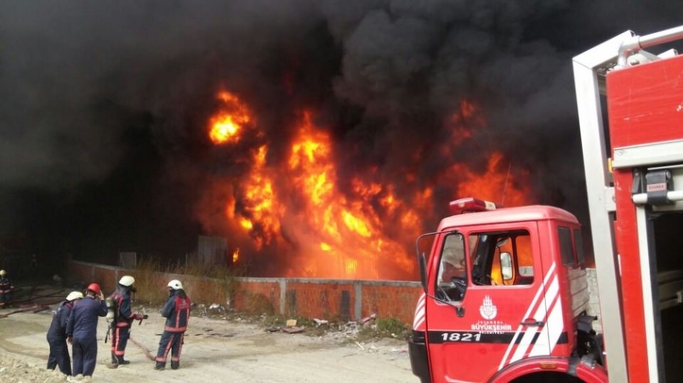 Bayrampaşa'da büyük yangın 15
