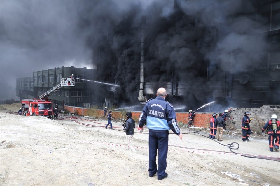 Bayrampaşa'da büyük yangın 16