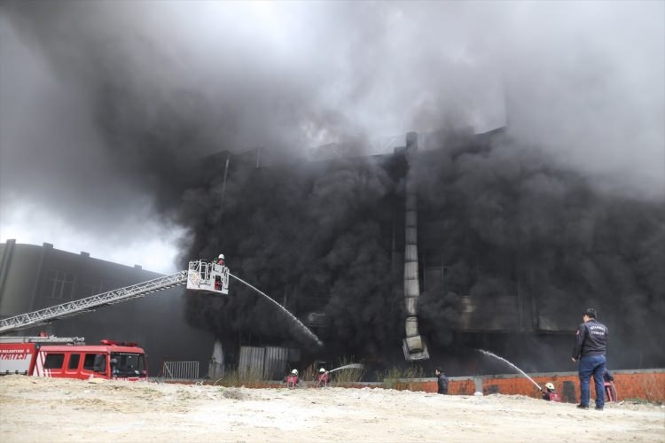 Bayrampaşa'da büyük yangın 17