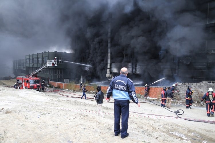 Bayrampaşa'da büyük yangın 24