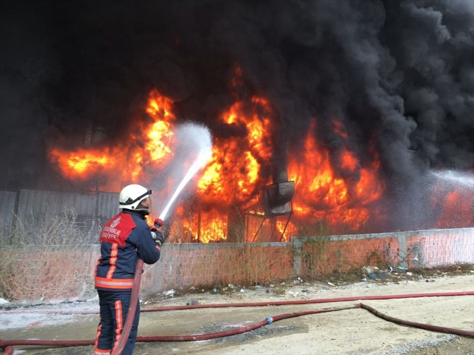 Bayrampaşa'da büyük yangın 4