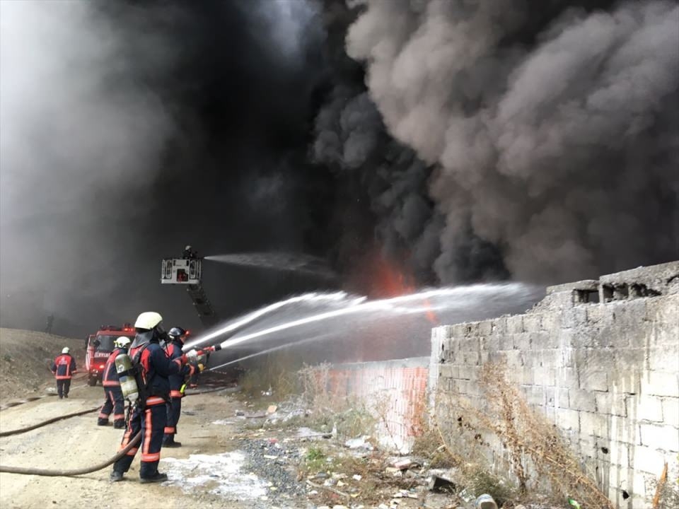 Bayrampaşa'da büyük yangın 9