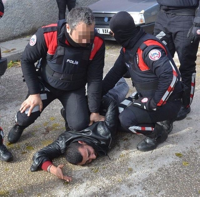 Adana'da bin polisle 'Huzur' uygulaması 12