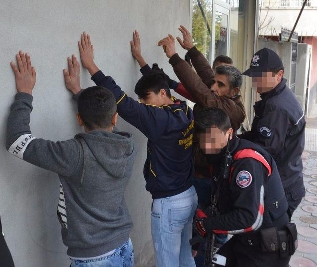 Adana'da bin polisle 'Huzur' uygulaması 15