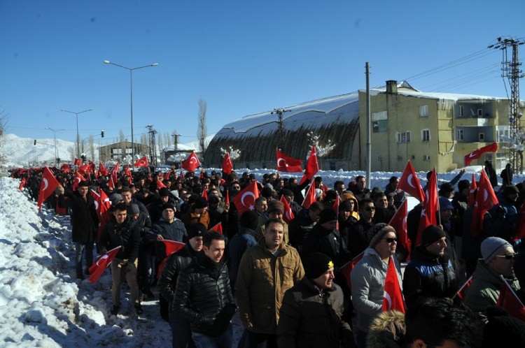 Yurtta 'Teröre lanet' yürüyüşleri 93