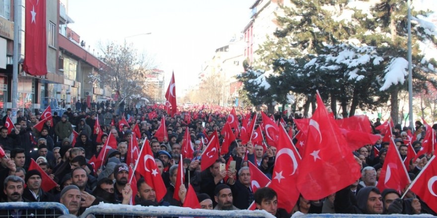 Yurtta 'Teröre lanet' yürüyüşleri