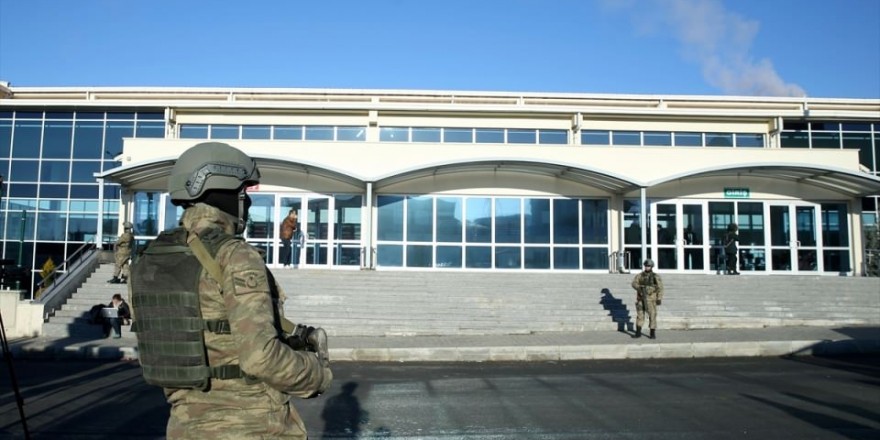 Darbeci hainlerin ilk davası başladı