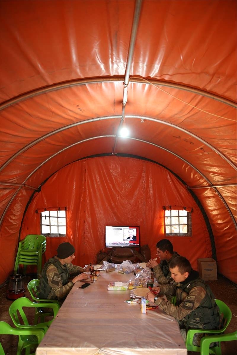 Cerablus'ta Türk askerinin konvoyuna hain pusu! 49