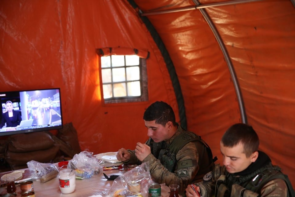 Cerablus'ta Türk askerinin konvoyuna hain pusu! 50