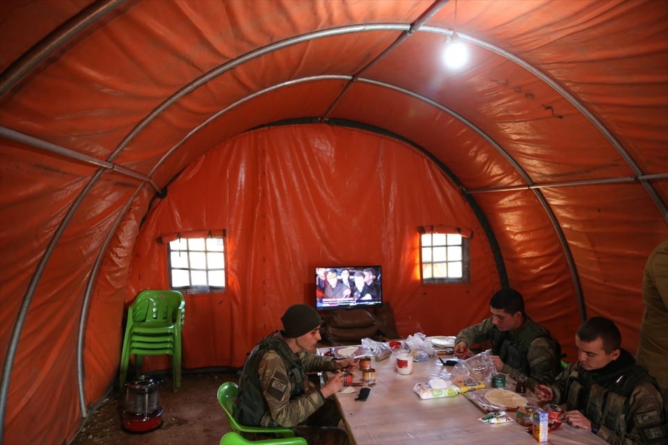 Cerablus'ta Türk askerinin konvoyuna hain pusu! 51