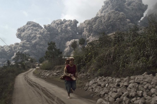 Endonezya'da yanardağ dehşeti! 7