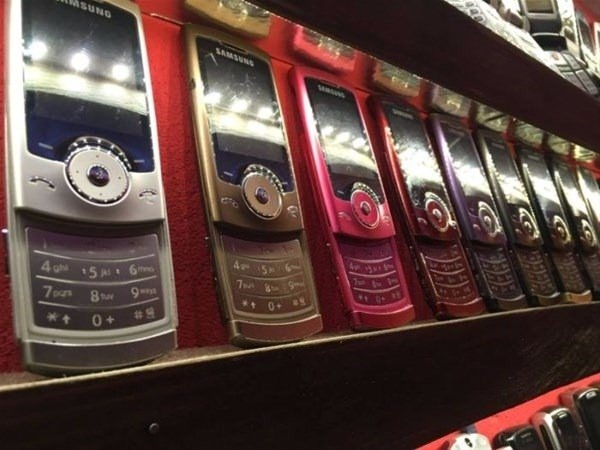 Bu da cep telefonu müzesi 10