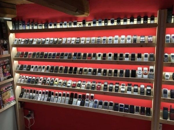 Bu da cep telefonu müzesi 11