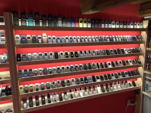 Bu da cep telefonu müzesi 14