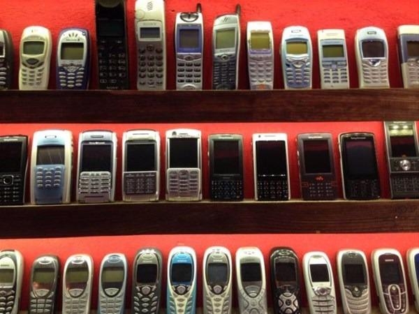 Bu da cep telefonu müzesi 3