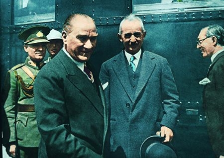 Arşiv görüntüleriyle 'Atatürk' 112