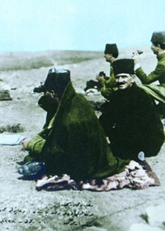 Arşiv görüntüleriyle 'Atatürk' 132