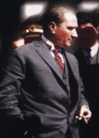 Arşiv görüntüleriyle 'Atatürk' 142