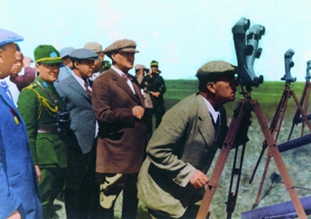 Arşiv görüntüleriyle 'Atatürk' 147