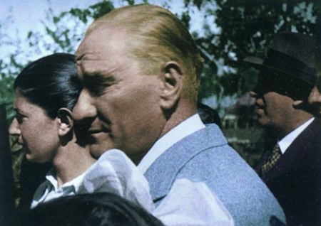 Arşiv görüntüleriyle 'Atatürk' 154