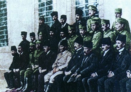 Arşiv görüntüleriyle 'Atatürk' 155