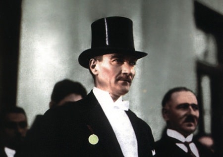Arşiv görüntüleriyle 'Atatürk' 162