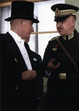 Arşiv görüntüleriyle 'Atatürk' 169