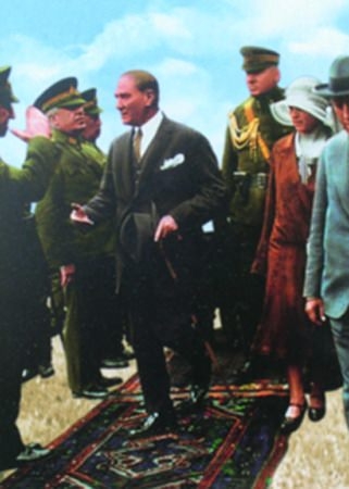 Arşiv görüntüleriyle 'Atatürk' 182