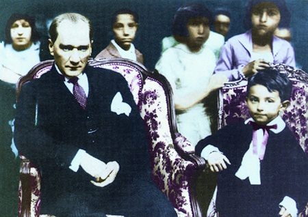 Arşiv görüntüleriyle 'Atatürk' 194