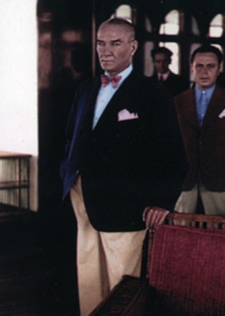 Arşiv görüntüleriyle 'Atatürk' 218