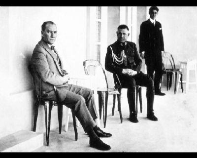 Arşiv görüntüleriyle 'Atatürk' 35
