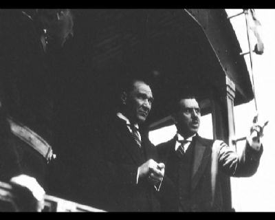 Arşiv görüntüleriyle 'Atatürk' 37