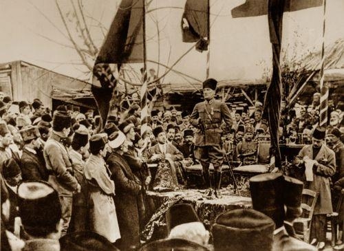 Arşiv görüntüleriyle 'Atatürk' 39